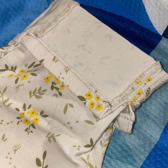 Judy Blue Pants - Picture 2 of 5